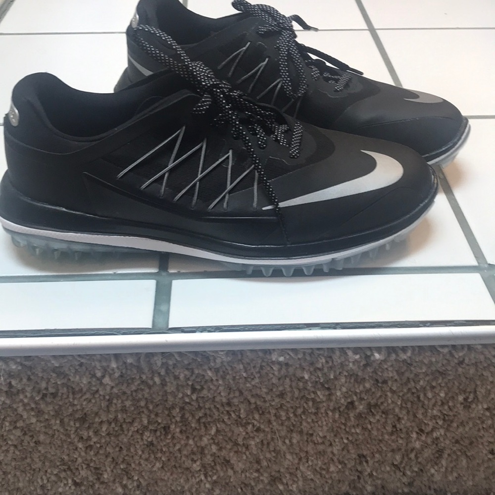Black Nike’s